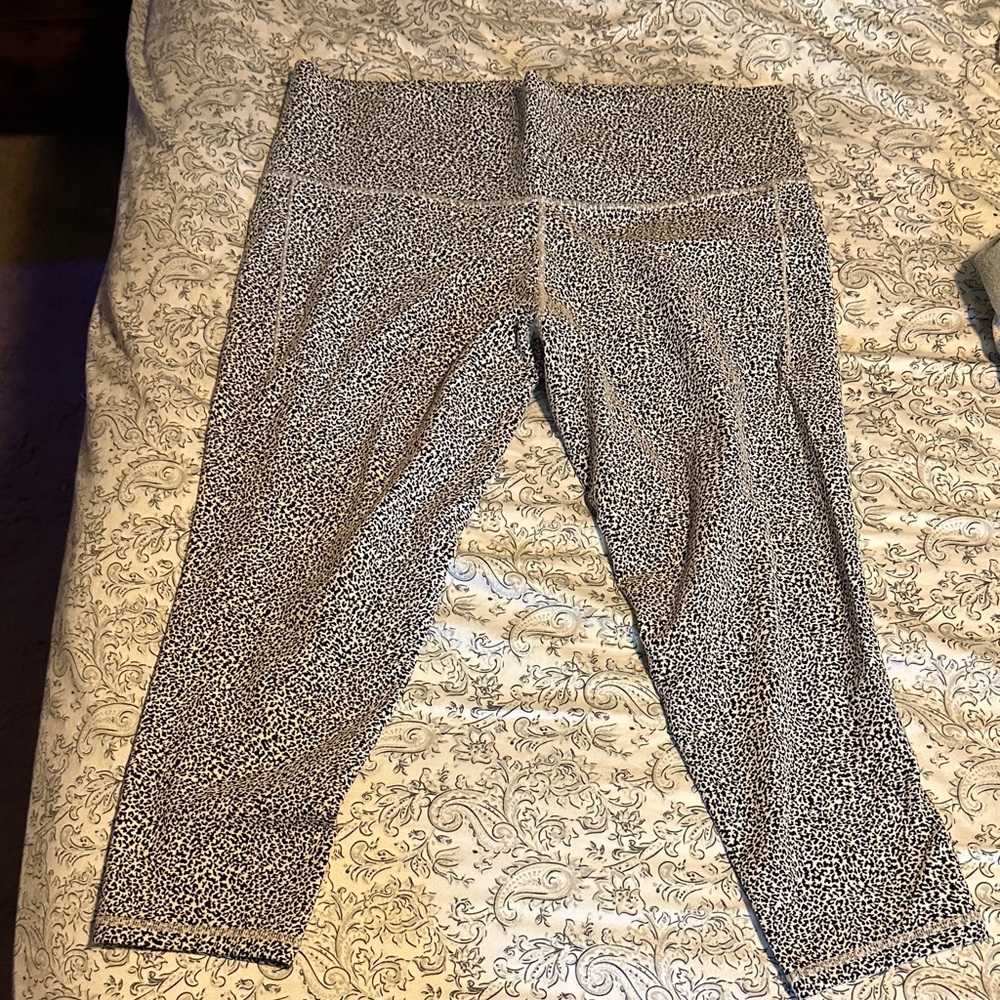 Athleta Salutation Leggings 7/8 2X